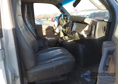 2019 Chevrolet Express 2500 Work Van из США, поврежденный, VIN 1GCWGBFP9K1160297